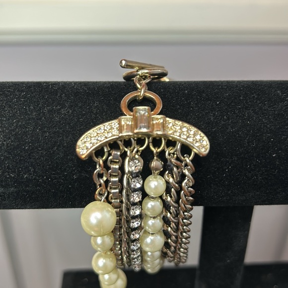 White House Black Market mixed media multi chain faux pearls toggle bracelet - Picture 3 of 9